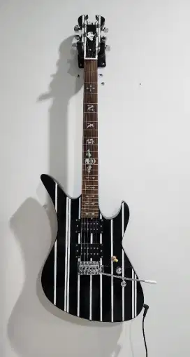 Gitar electric custom shecter dan amplifier