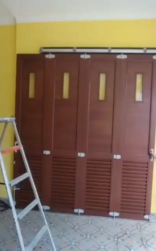 Pintu Garasi, Pintu Penyekat Ruangan