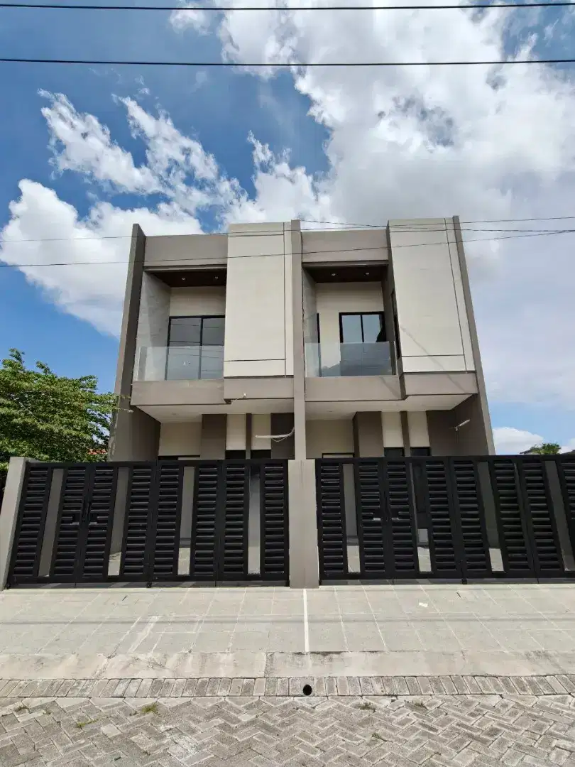 RUMAH BARU TENGGILIS MEJOYO SELATAN