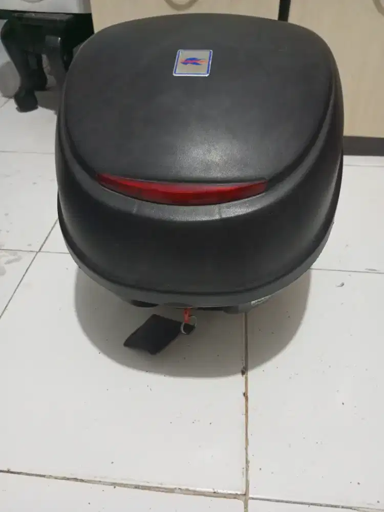 Box tempat menyimpanan yg aman