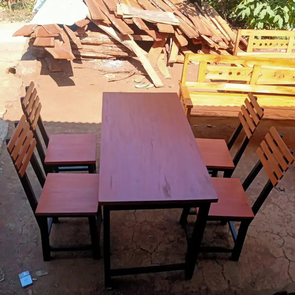 Mejaa kursi cafe dan restto