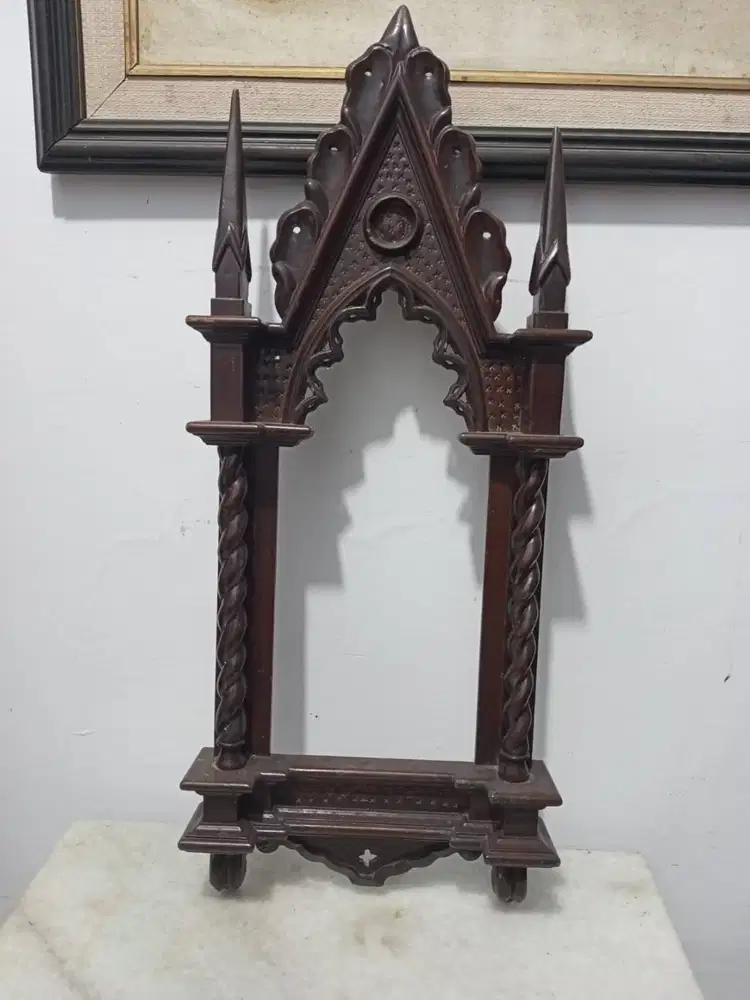 Antique Gothic Frame for Mirror or Wall Ornament 3D Model