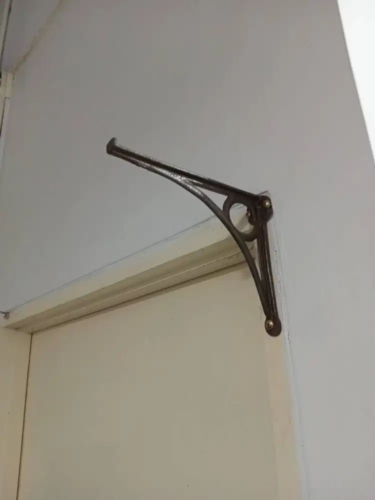 Pair 8 / 20cm Cast Iron Severn Shelf Brackets - simple circle arch