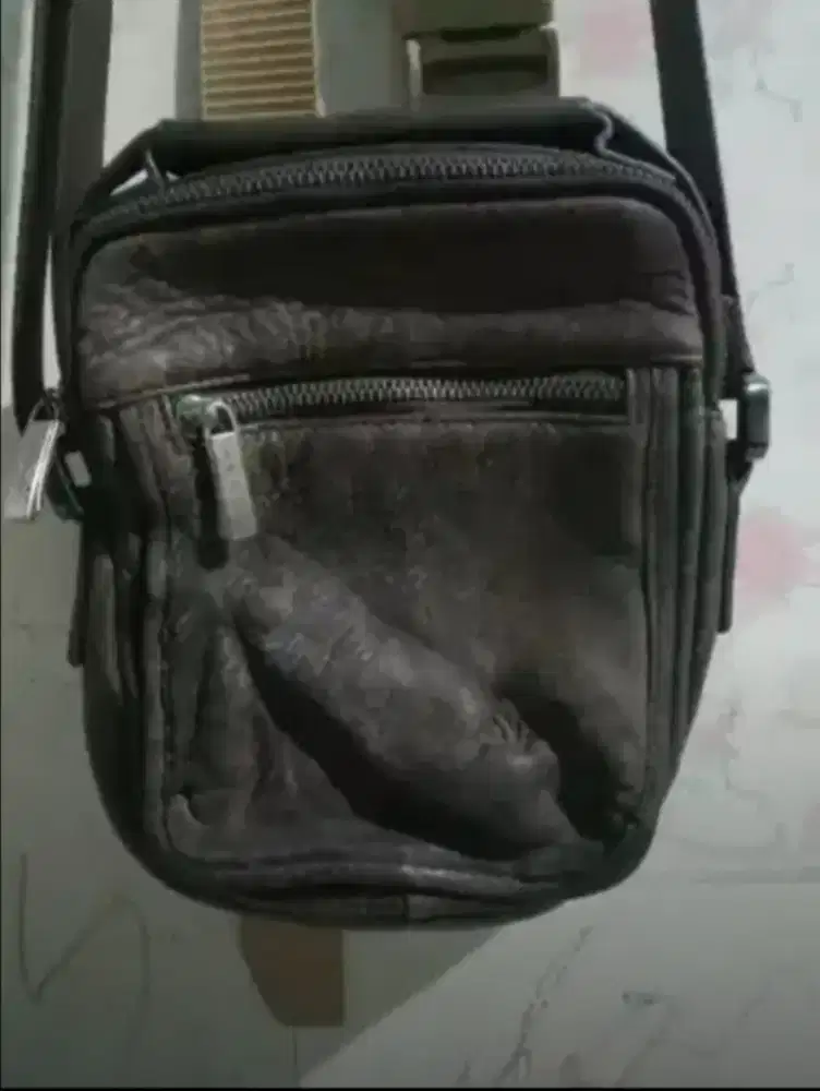 Tas Sling kulit asli