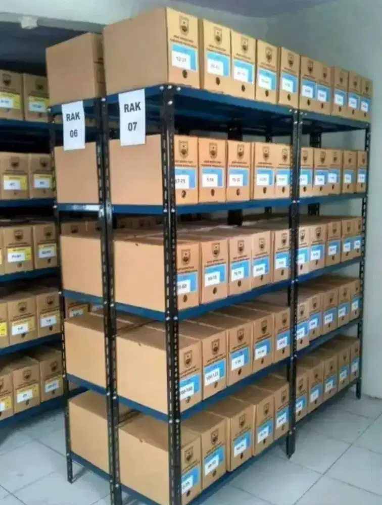 Rak besi Arsip Gudang