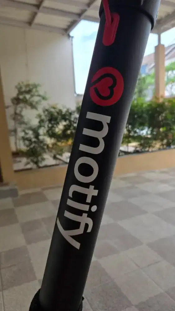 Motify X7 Waterproof ELECTRIC SCOOTER