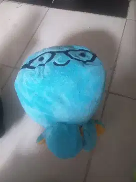 Boneka cumi cumi kacamata