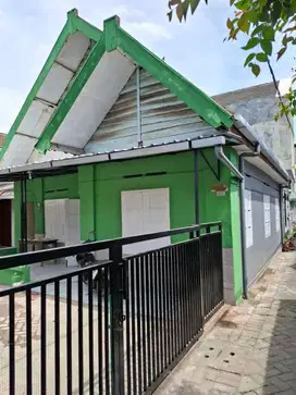 Disewakan/Kontrak Rumah (3 Kamar Tidur, 1 Kamar Mandi) Kota Malang