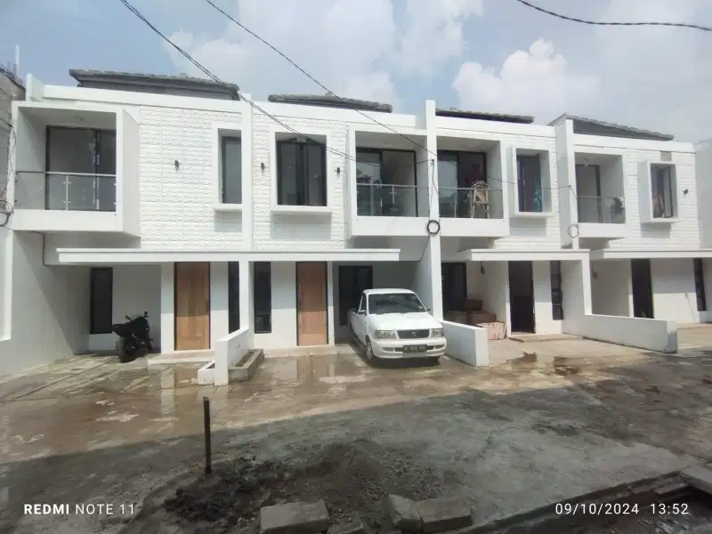 Rumah baru dua lantai di Cijantung Jakarta timur