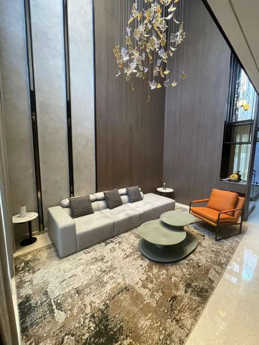 Jual Rumah Mewah Lyndon Navapark, BSD, 3 lantai dan Ada Pool