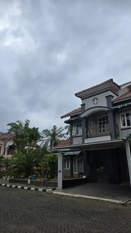 DIJUAL RUMAH FULL FRNISHED  2 LANAI DEKAT UNDIP TEMBALANG