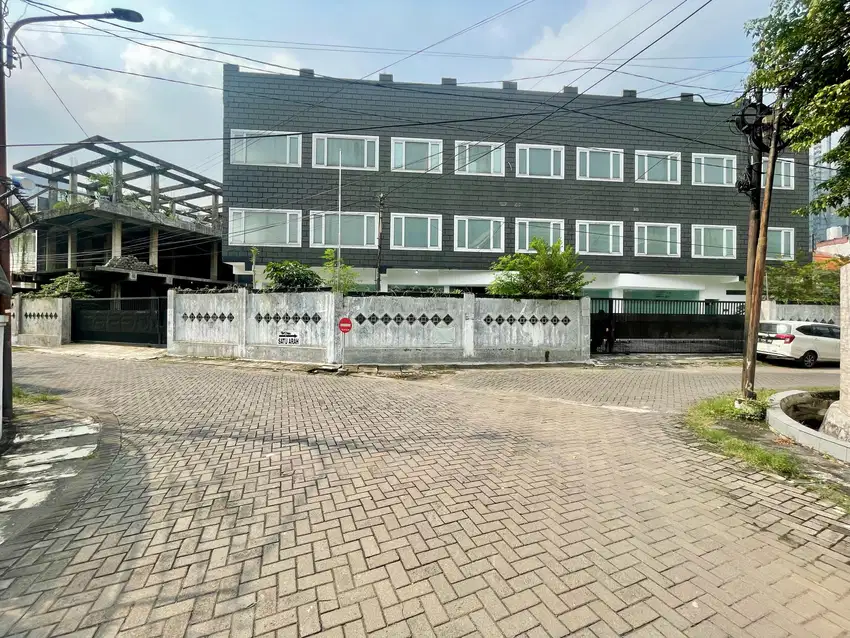 Putat indah jual gedung kantor strategis di surabaya barat dekat toll