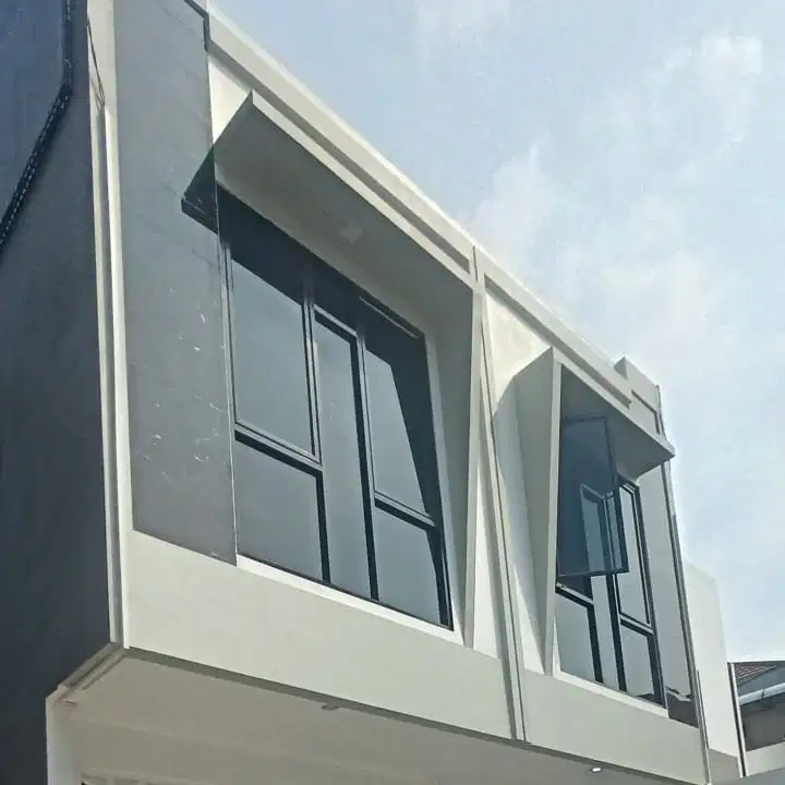 RUMAH DIJUAL 2 LANTAI MURAH MERIAH DAERAH UTAN KAYU