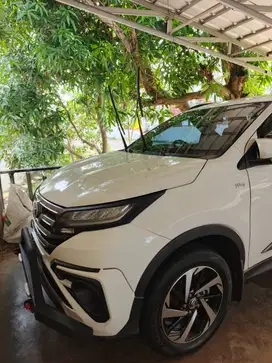 Di jual cepat pribadi. Toyota Rush GR Transmisi Automatic tahun 2022