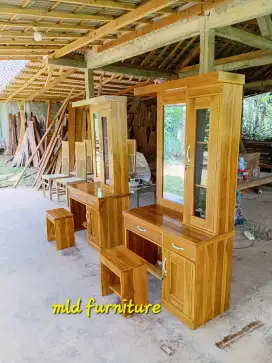 Meja rias kayu jati