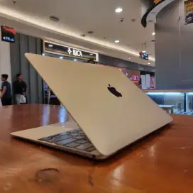 Macbook Retina 12 2015 - GOLD - TIPIS - RINGAN - MINIMALIS