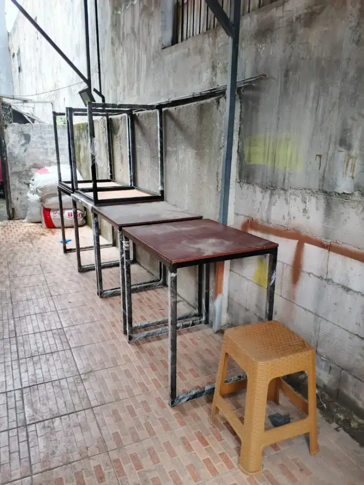 Meja belajar. Meja kaki besi. Meja serbaguna. Meja makan