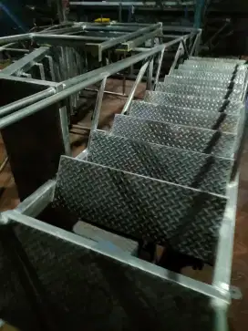 Tangga Gudang Kokoh