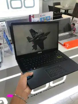ASUS VIVOBOOK RAM 8GB SSD 256GB SIAP PAKAI