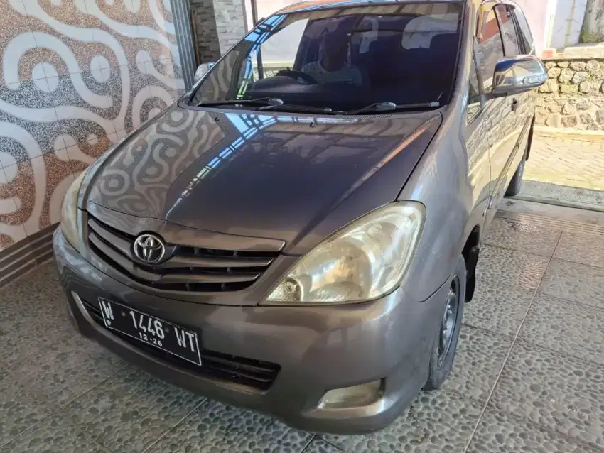 TOYOTA KIJANG INNOVA 2011 E+