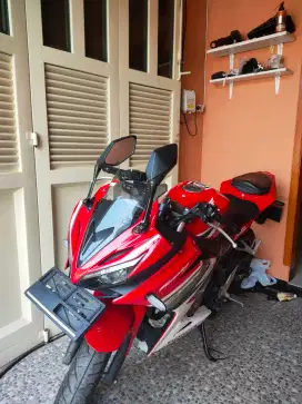 Menjual motor CBR