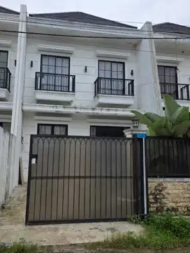 RUMAH DEPOK HARGA MIRING LOKASI NYAMAN DAN STRATEGIS SIAP HUNI