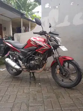 Honda CB150R th 2013 Pjk idup full orisinil siap gass