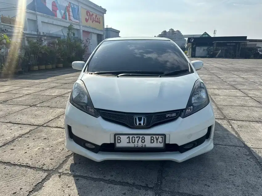 HONDA JAZZ 2013 Km 70rban Good condition