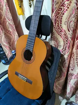 Dijual Gitar Yamaha Classic C-4 Ori Rp400.000 Kondisi Baik
