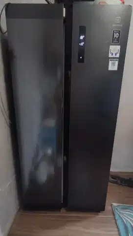 Kulkas 2 pintu Electrolux