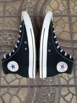 CONVERSE 48 SIZE BESAR BEKAS