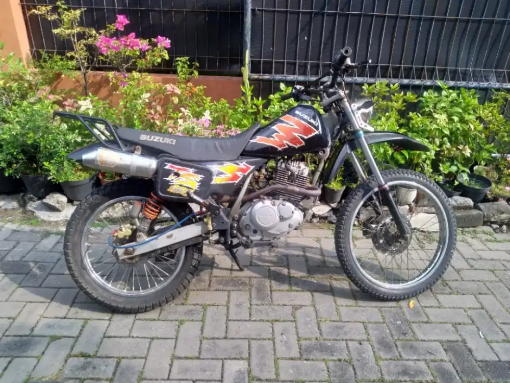SUZUKI TS BASIC THUNDER 125