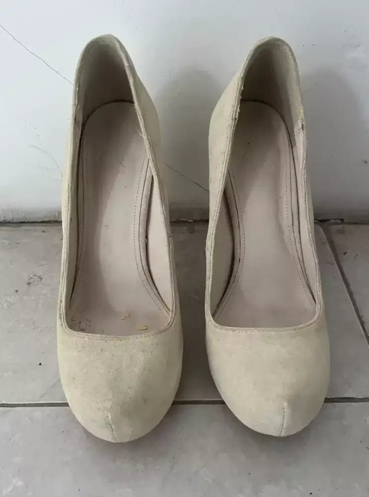 Sepatu High Heels Wanita