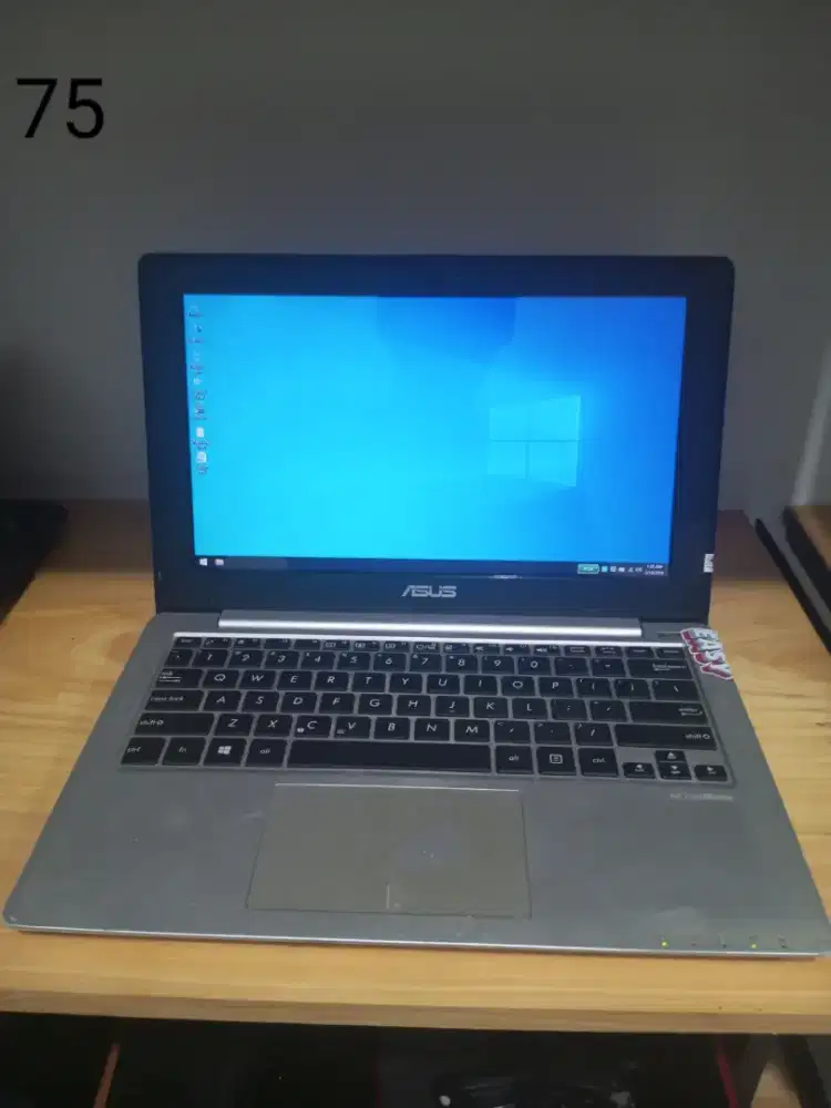 Asus X201E Intel 1007U DDR 4GB GB 320GB LED 12 Baterai 2 Jam