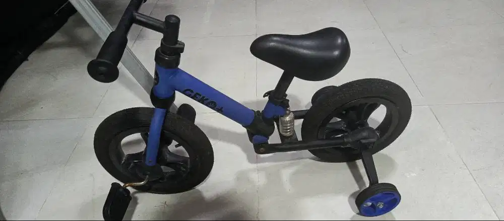 Dijual sepeda roda empat merek Ceko +