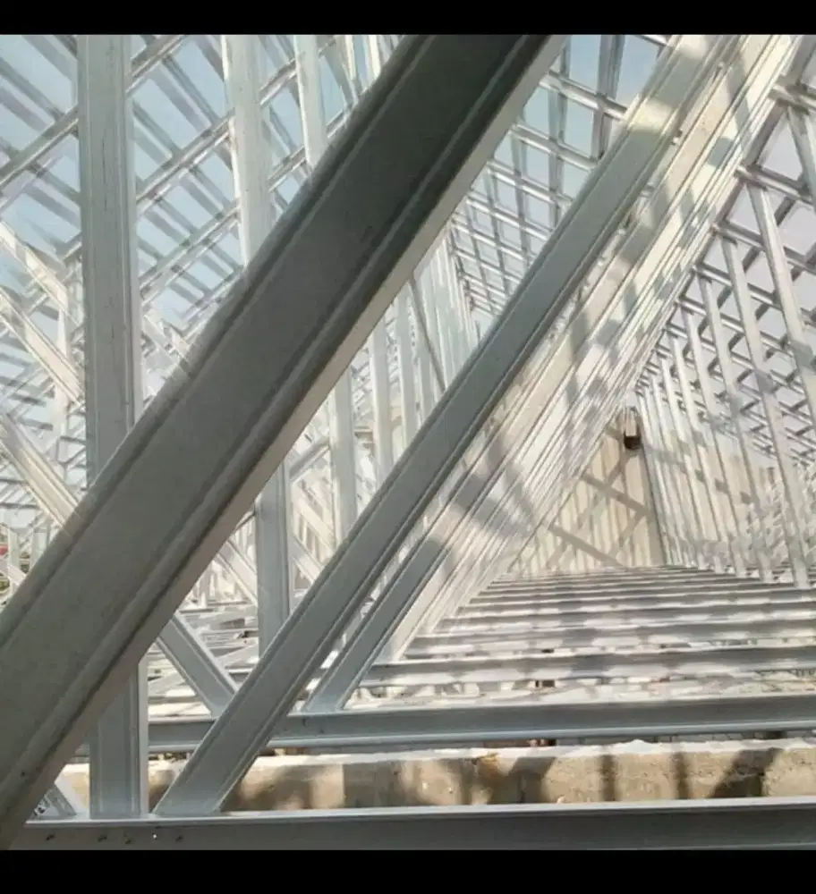 Rangka atap baja ringan terpasang