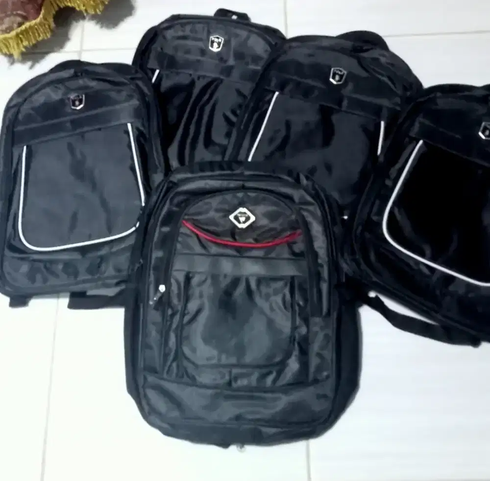 Tas ransel hitam pria
