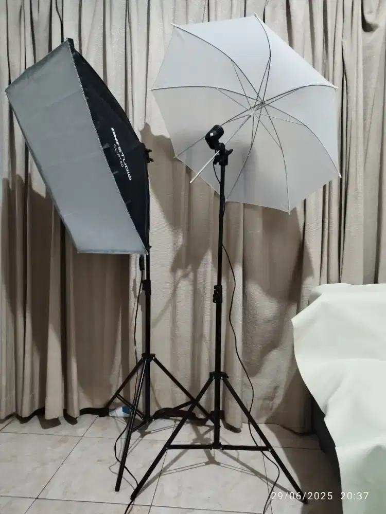 Soft Box dan Umbrella 2set Photo graphi Mirorles DSRL