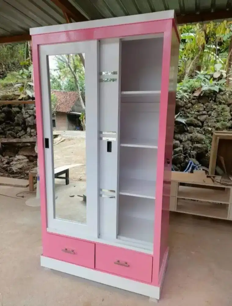 Almari baju minimalis