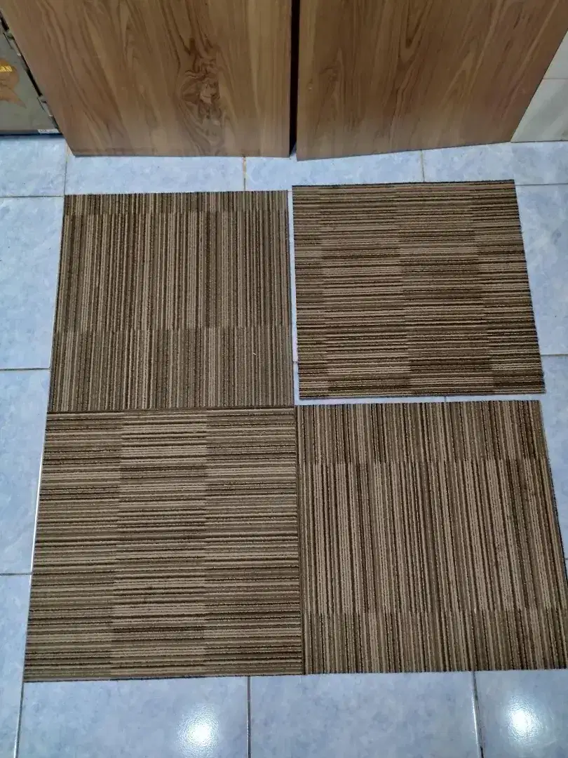 Karpet tile bekas berkwalitas