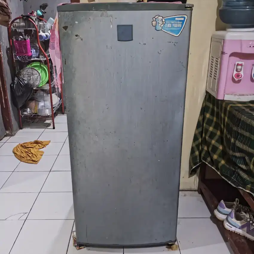 Jual kulkas polytron