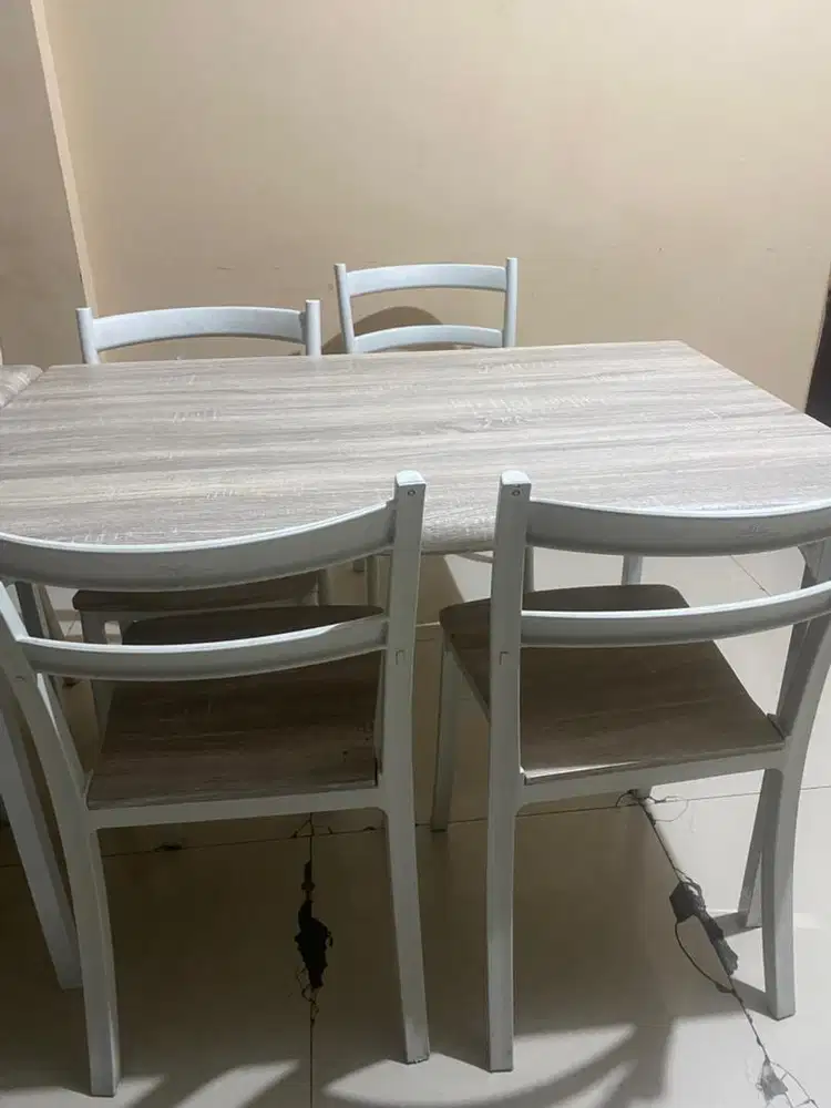 1 set meja makan / meja cafe bagus modern