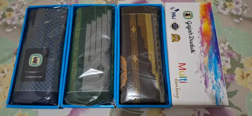 Sarung gajah duduk