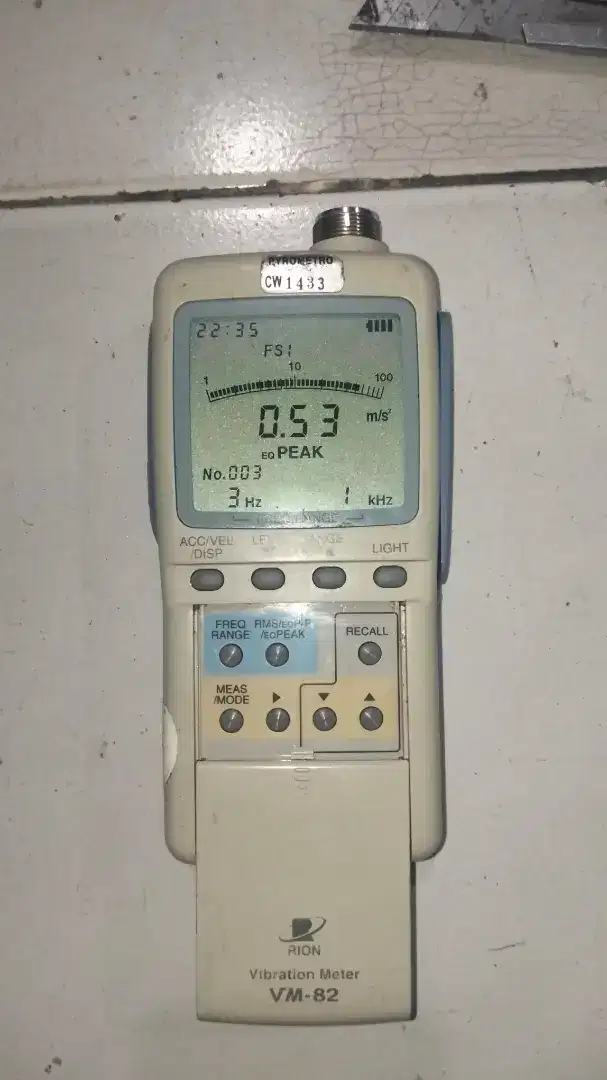 VIBRATION METER VM-82