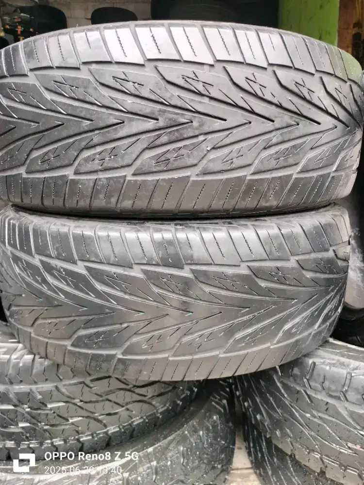 Jual ban copotan mrek toyo proxes st11 ukuran 265 60 R18 kond 85% 2pcs