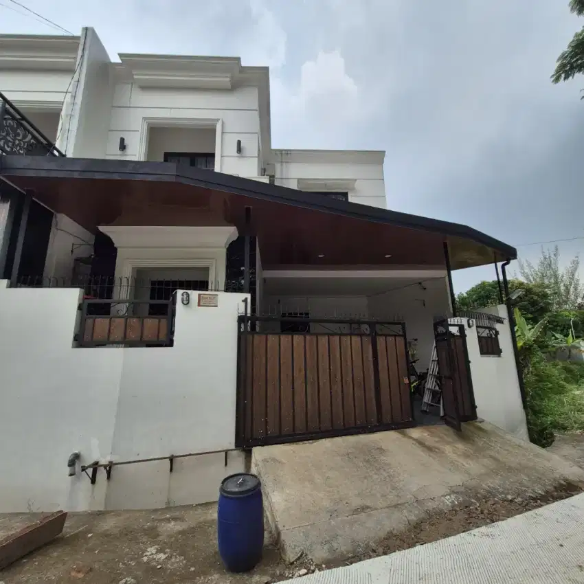 Over Kredit Rumah 2 Lantai di Dekat Boulevard GDC Depok