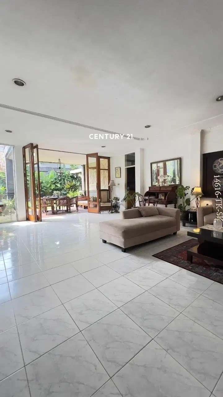 Dijual Rumah Dengan Tanah Luas Bisa Utk Usaha KOST Di Area Tebet