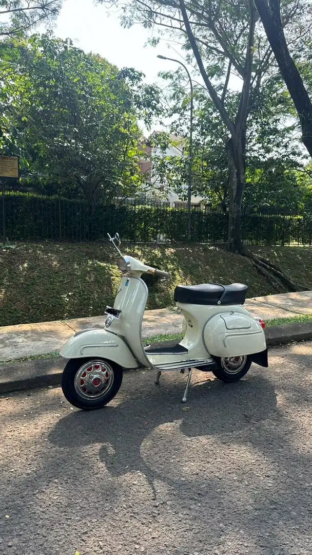 Vespa Grand Lusso 1964