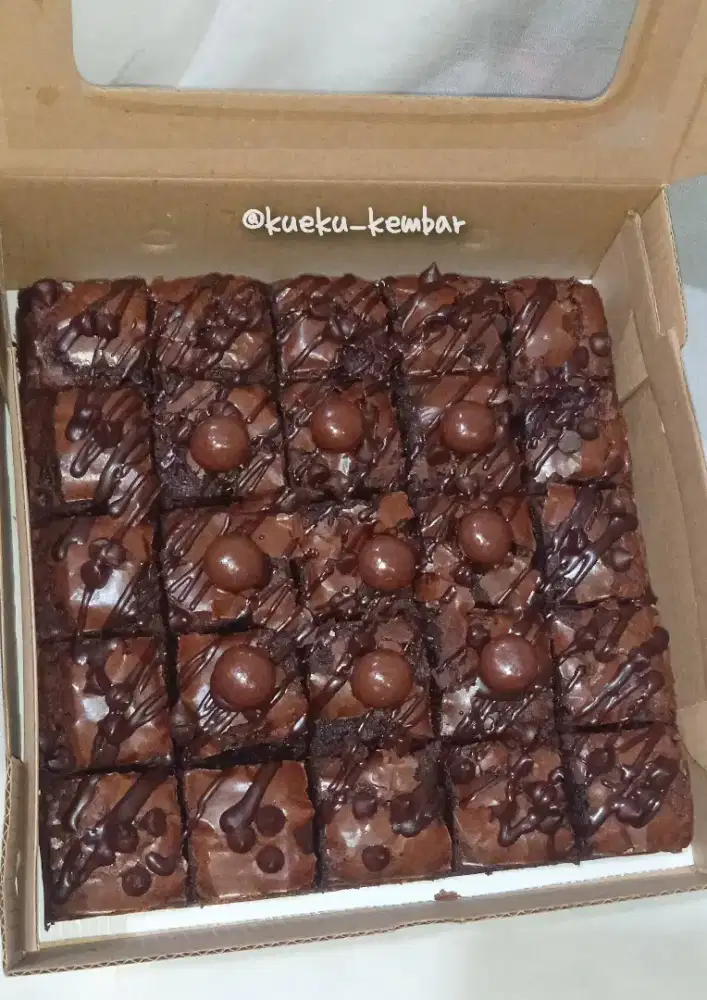 Fudge Brownies premium