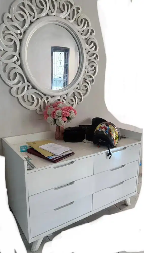 Dijual set meja konsul cat Duco dan kaca dinding